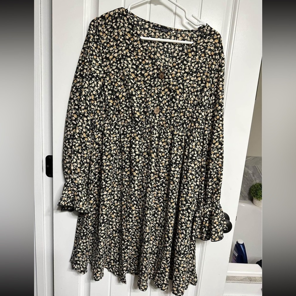 Super Cute Floral Maternity Dress Women’s Size Large